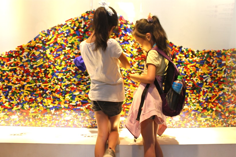 IMG_0447 Two young girls at Nathan Sawaya's "The Art of the Brick". Songshan Cultural and Creative Park.