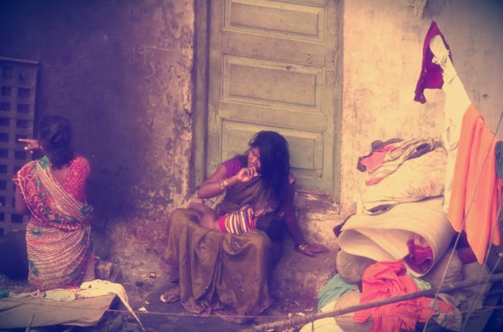 Breastfeeding woman in Nagpur India